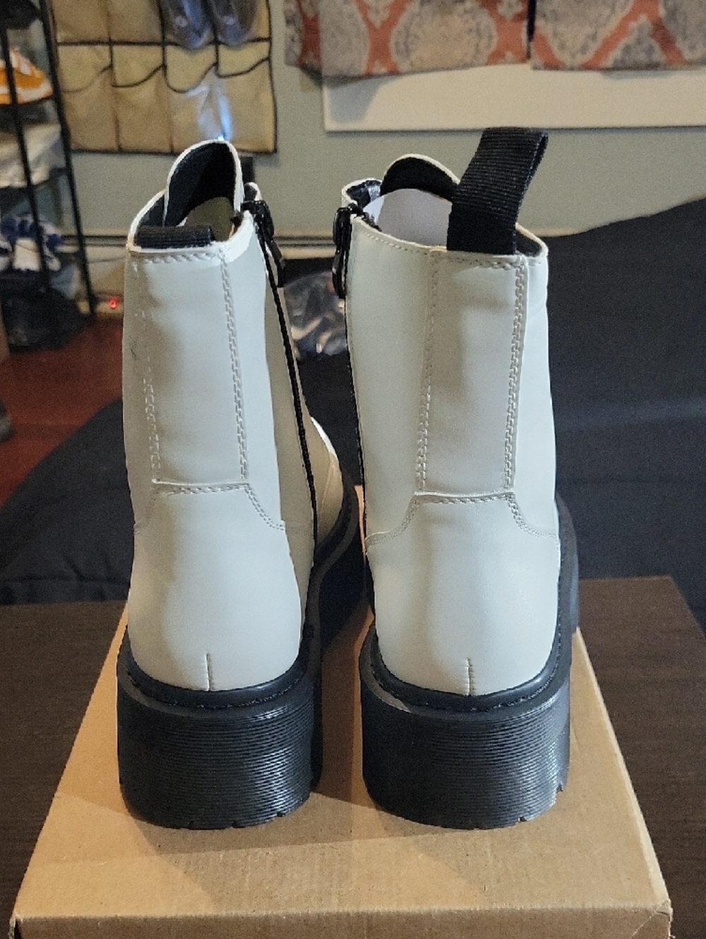 Cushionaire Daria Lace-Up Chunky Platform Combat Boots Womens 7.5 NEW - Picture 5 of 10